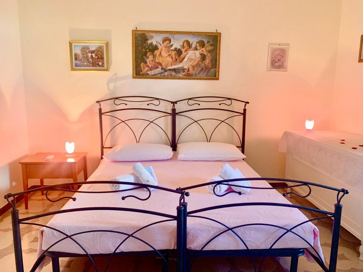 Bed & Breakfast Acquamarina Castro  Buitenkant foto